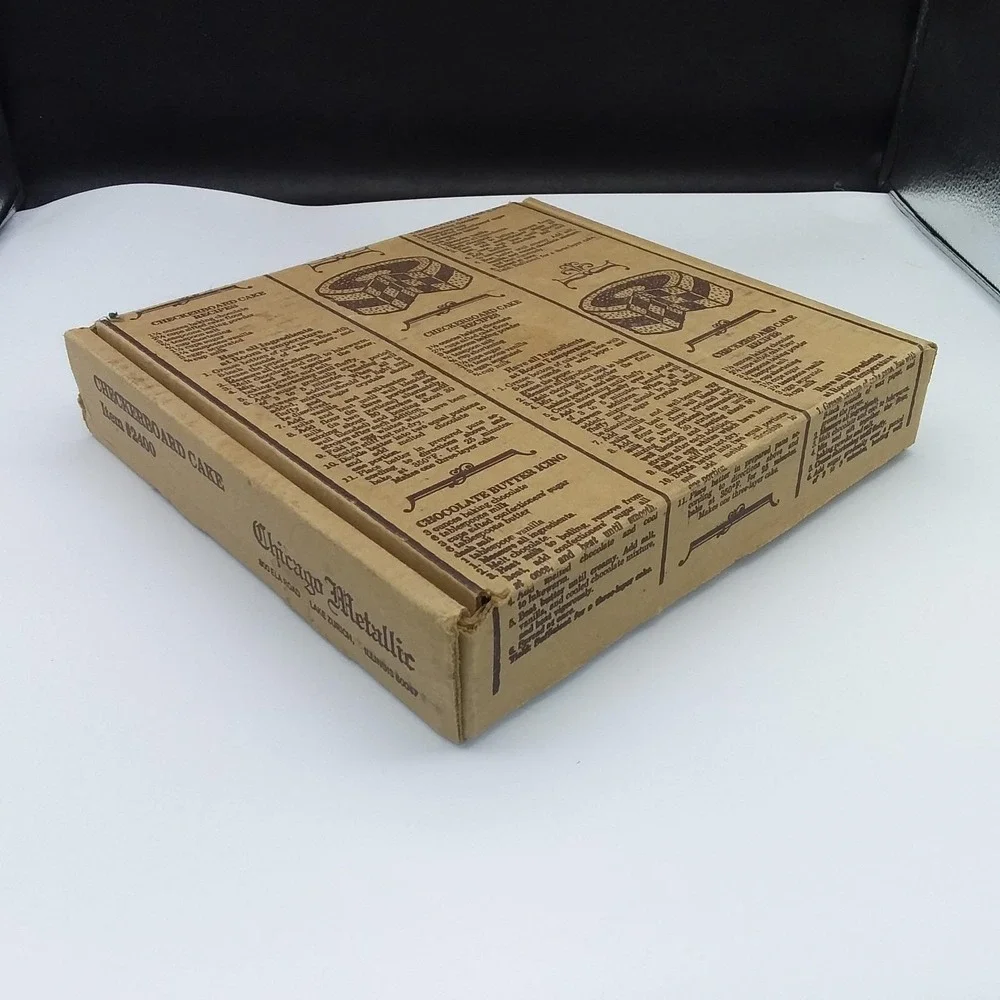Vintage Chicago Metallic 'Checkerboard Cake Pan Set' In Original Box #2400